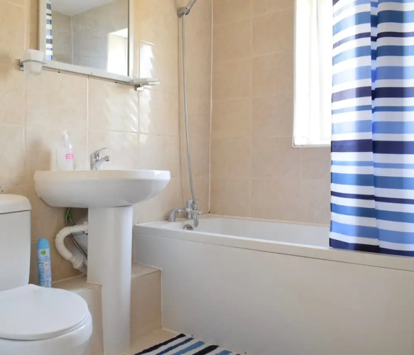 Bright 2 Bedroom Flat in Acton