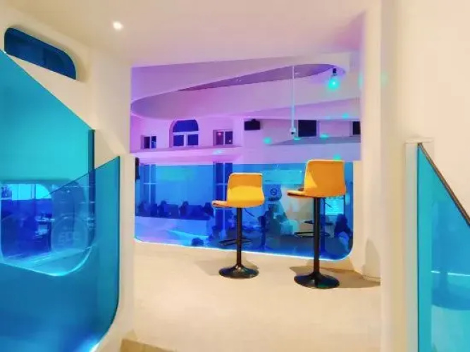 Blue Arc E-Sport Hotel
