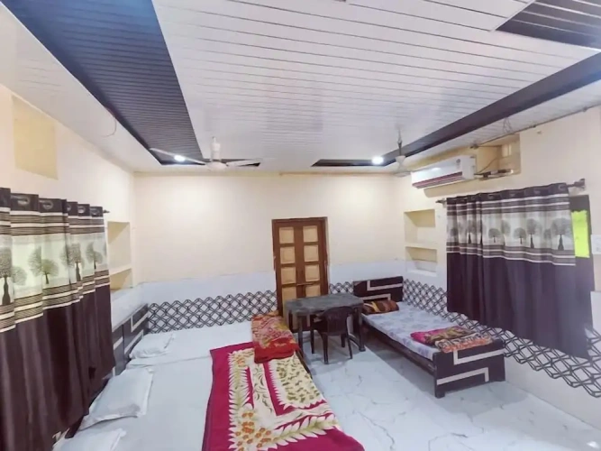 Deluxe Quadruple room with city view