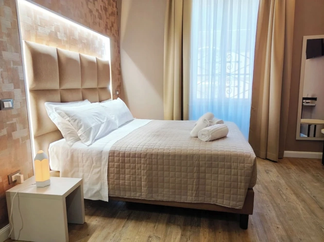 Deluxe Double room with city view