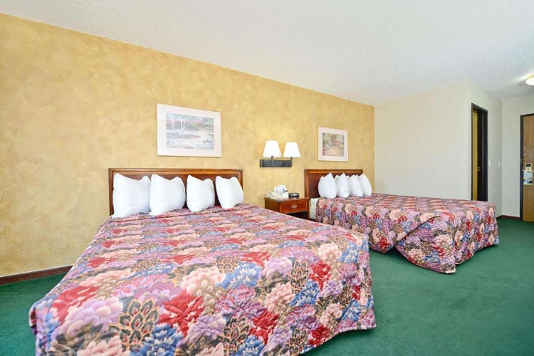 Standard Quadruple room