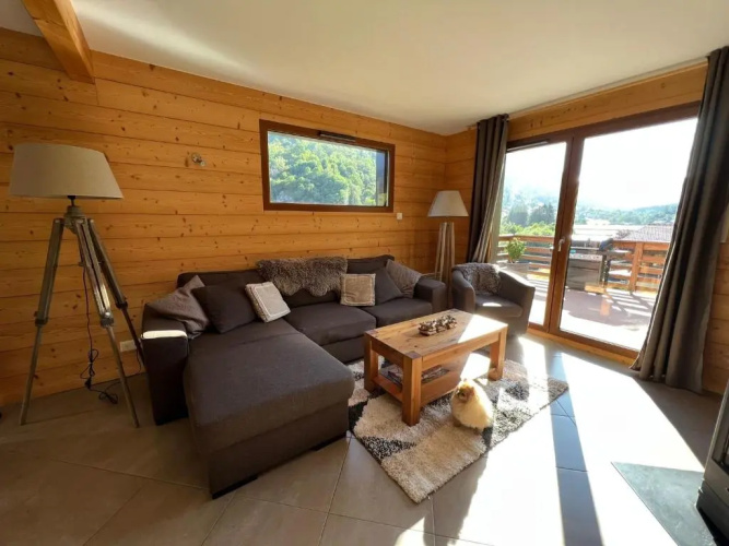 Chalet Casa de Monzel with 6-Person Jacuzzi & Panoramic View