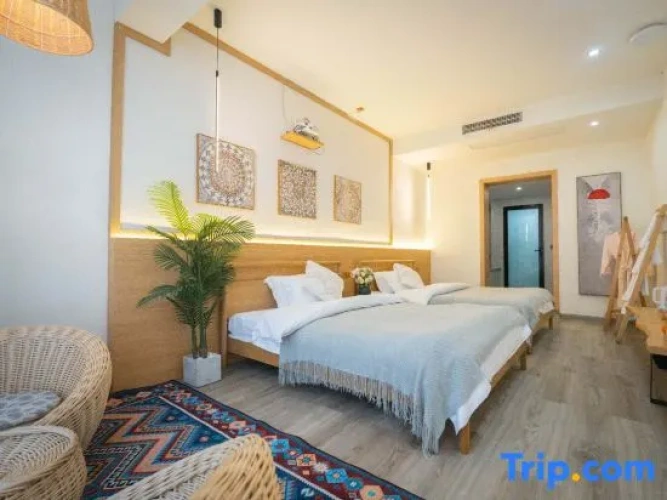 Standard Twin room with balcony