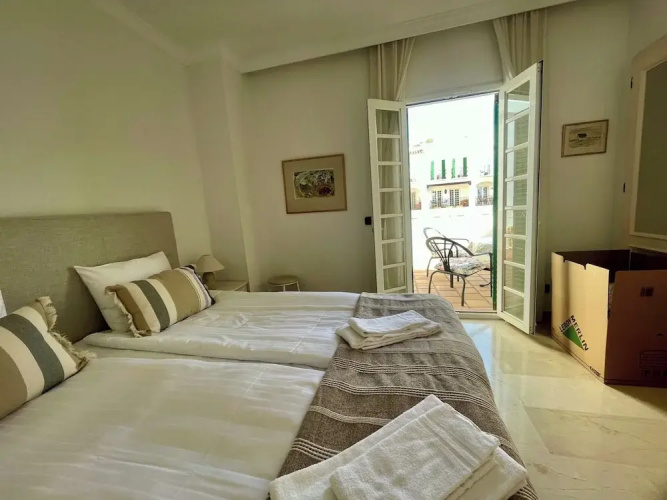 Marbella - House - Sleeps 4 - Pool - Parking