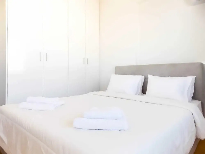 Stylish 2 Bedroom Apartment Spectacular Sea View