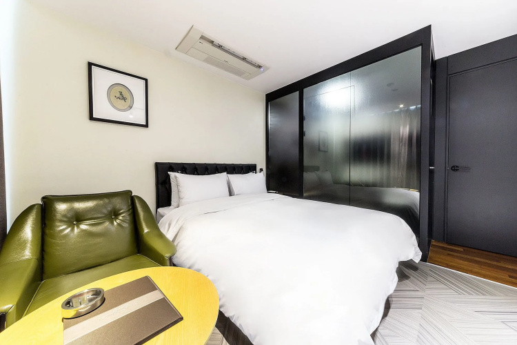 Hotel 9 in Dongdaemoon