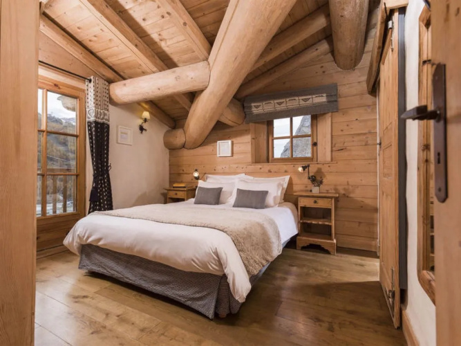 Chalet Elephant Blanc