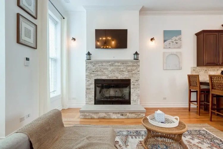2 Bedrooms Apartment
