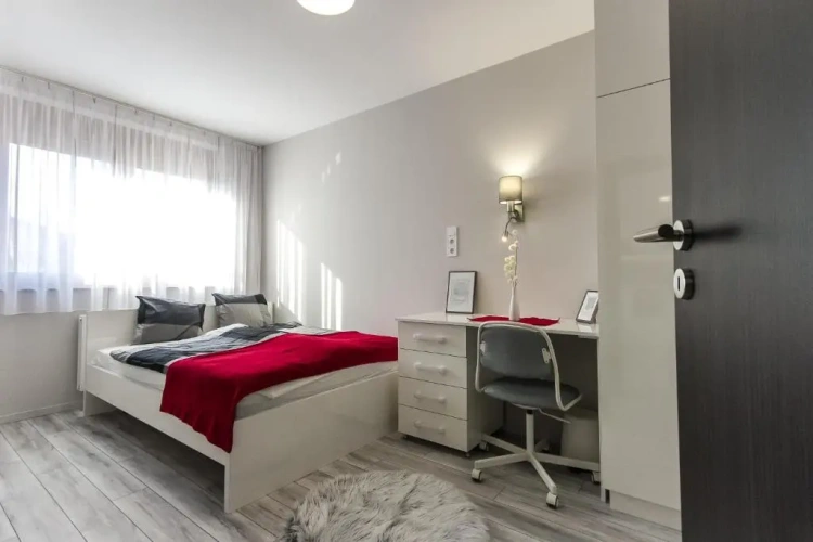 2 Bedrooms Apartment