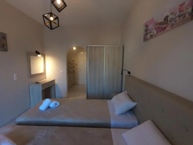 Dionisos Apartments
