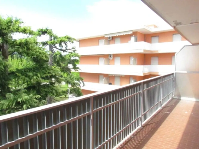 2 Bedrooms Apartment with balcony and with garden view