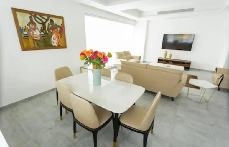 Luxurious King Suite Two Bedroom Space Available
