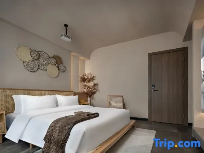 Standard room with city view