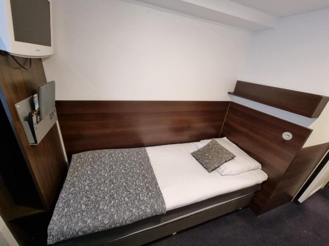 Small Single Basement room