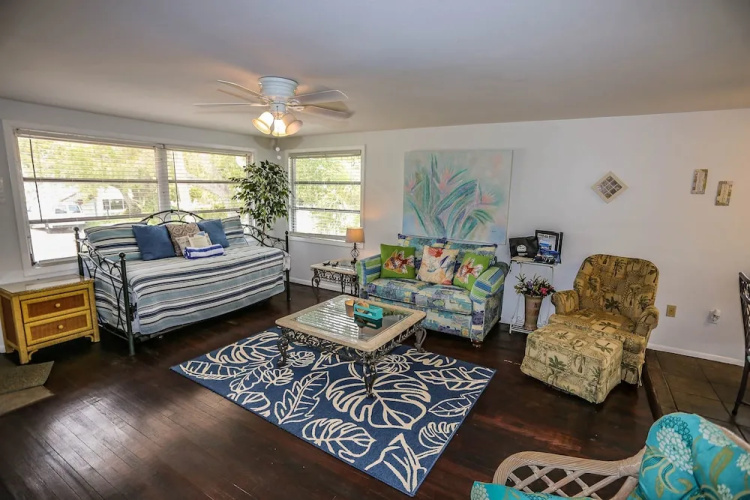 5481 Oak Ridge