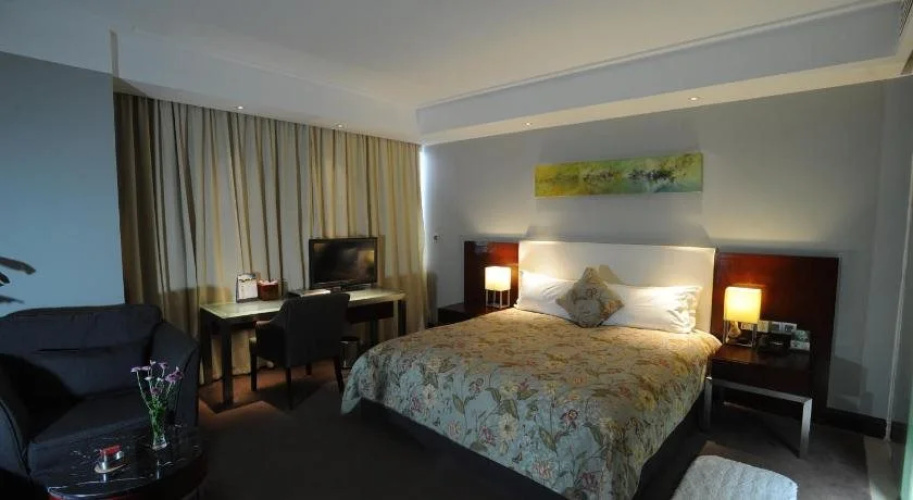Tang's Hotel
