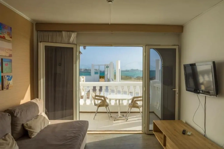 1 Bedroom Apartment with sea view