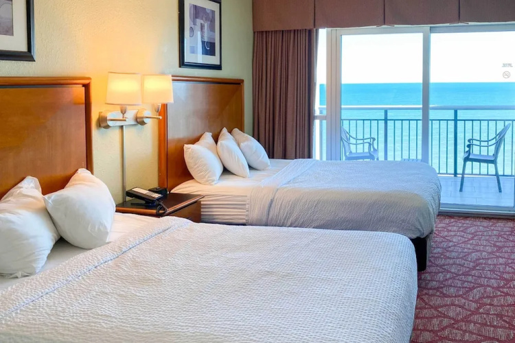 Beachfront Condo in Myrtle Beach w/ Pool Access