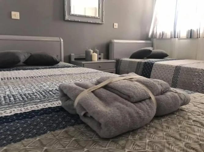 Elenis Studios & Apartments