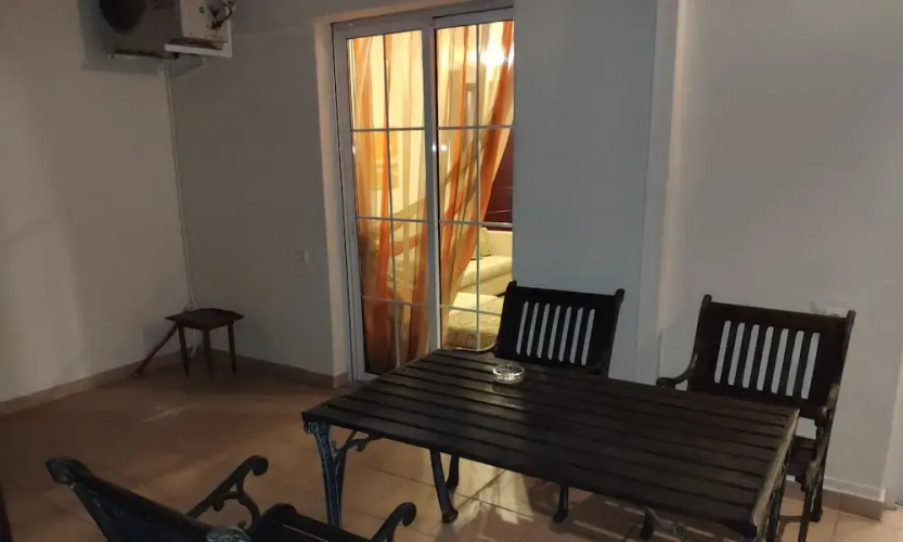Travell Suite 11