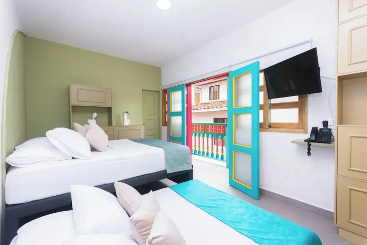 Hotel Chromatic