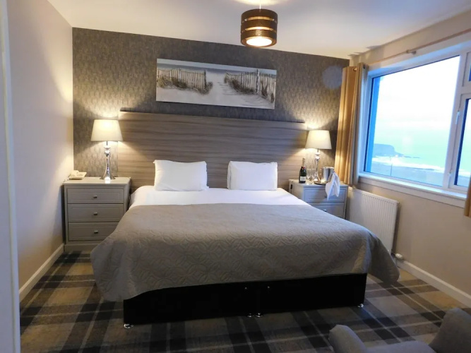 Cullen Bay Hotel