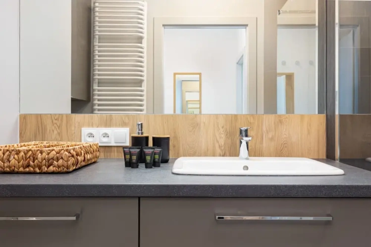 1 Bedroom Apartment with balcony