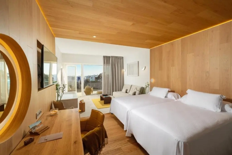 Leiro Twin Suite with sea view