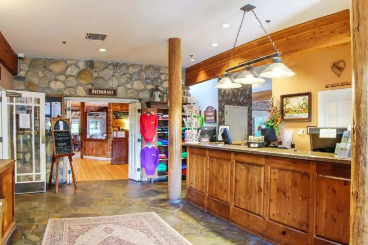 Cambria Pines Lodge