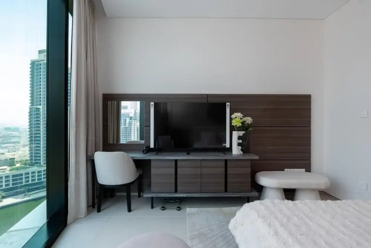 Beachfront 1BR Jumeirah Gate Tower 1
