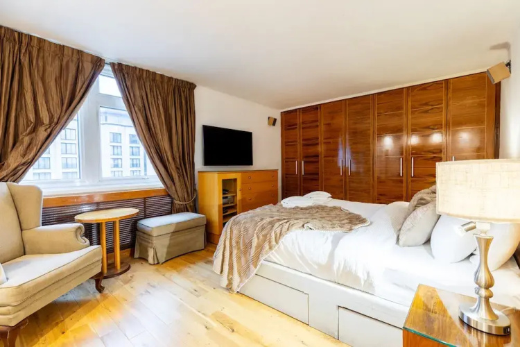 Mayfair Deluxe Apartment