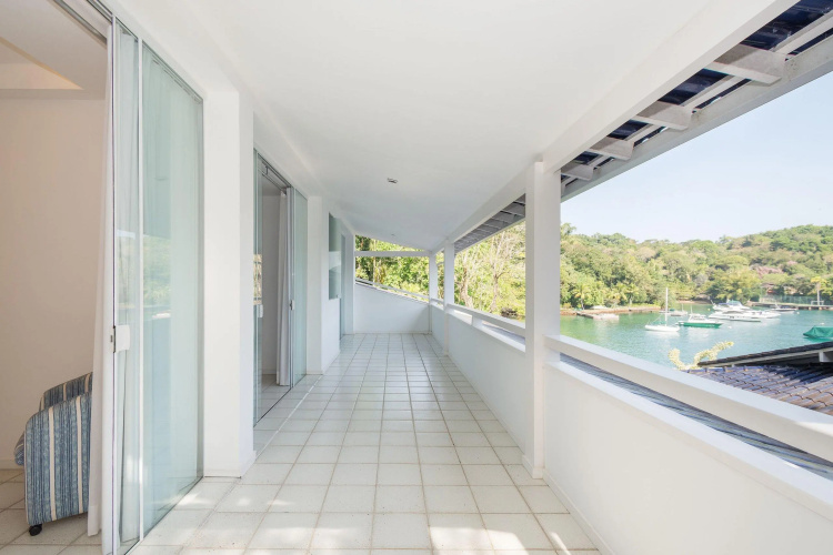 Villa Com Seis Suítes E Praia Particular
