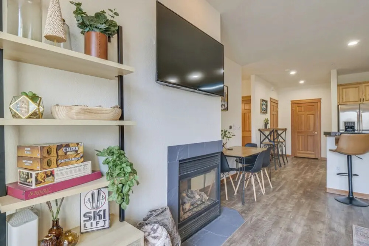Winter Park Condo w/ Balcony & Mtn Views!