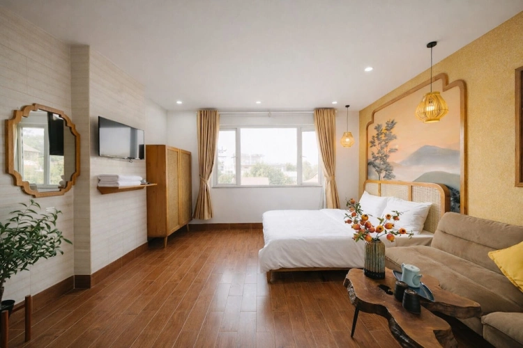 Standard Triple Family room with lake view