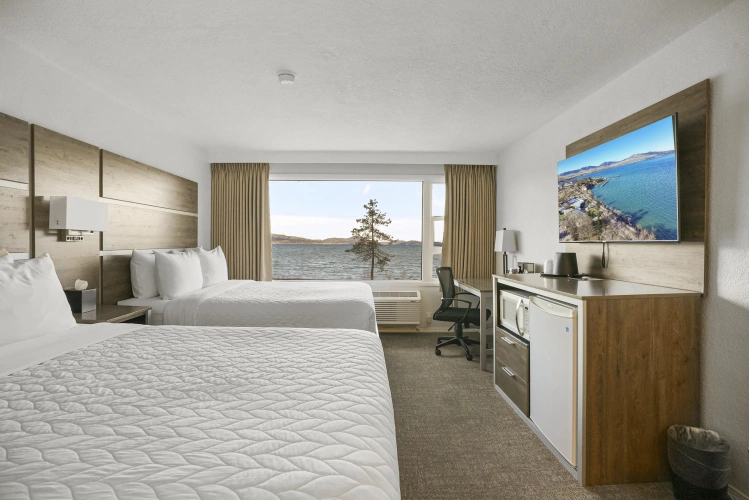 Premium Quadruple room with lake view