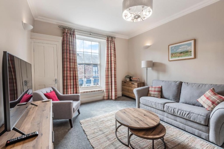 2 Bedrooms Cottage
