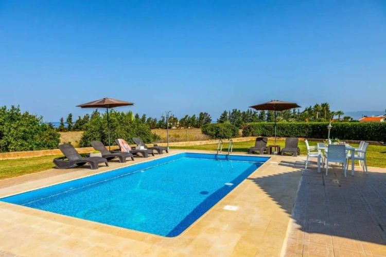 3 Bedrooms Villa