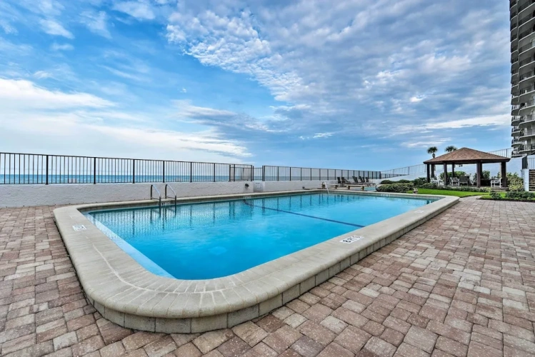 1 Bedroom Apartment with balcony