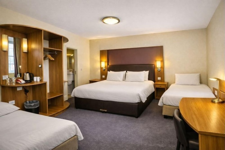 Deluxe Quadruple room