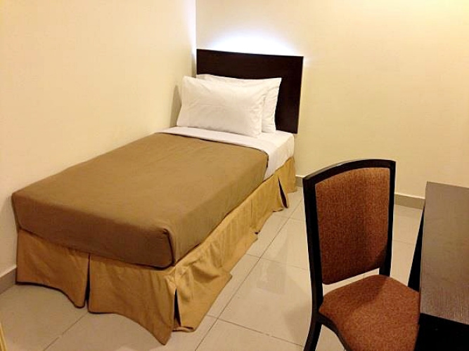 OYO 653 Green World Hotel