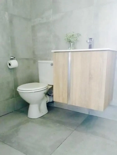 1 Bedroom Comfort room