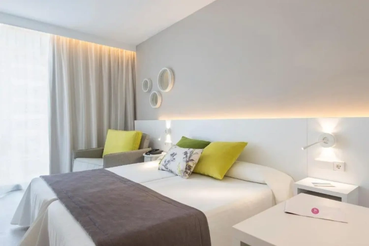 Twin room with balcony and with pool view