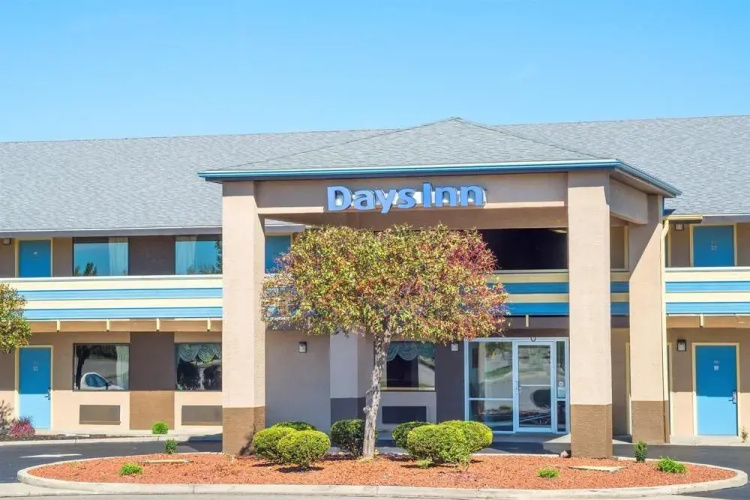 Days Inn Dayton Huber Heights Northeast - Dayton, OH