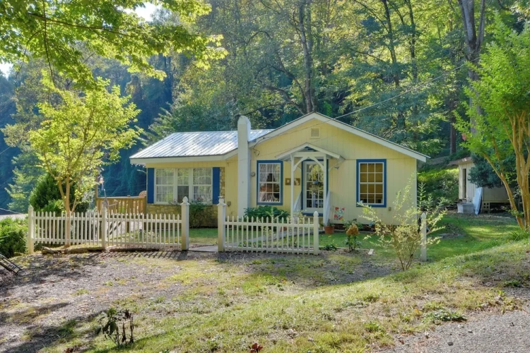 2 Bedrooms Cottage