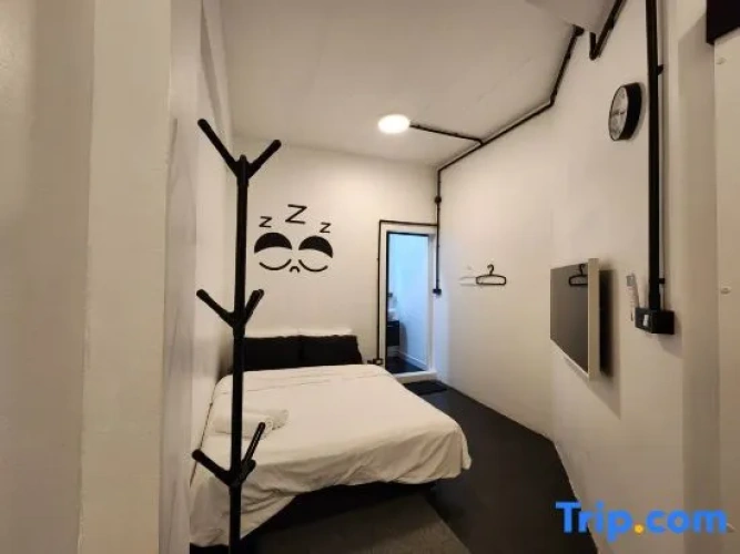 Deluxe Studio