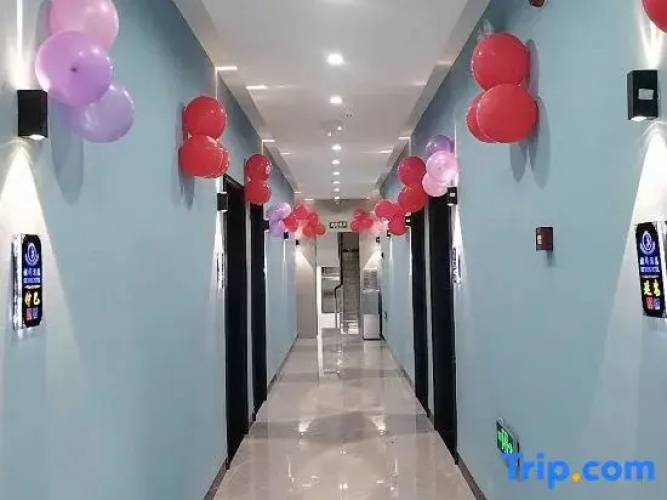 Mengzi Luxiang Hotel