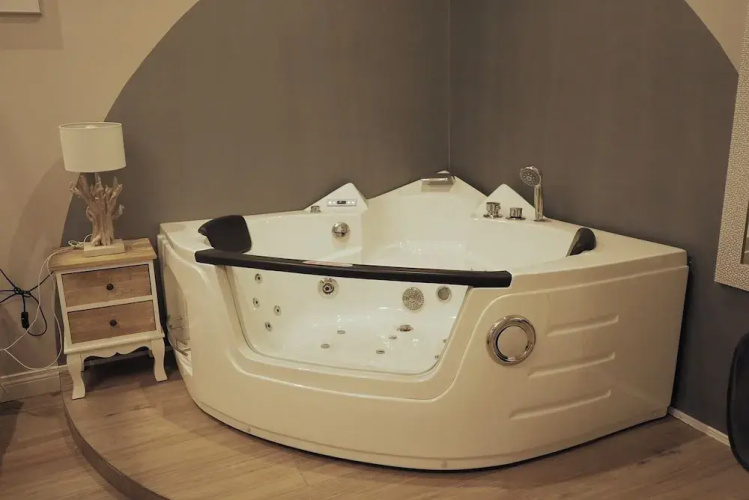 Dorian Gray Luxury Suite