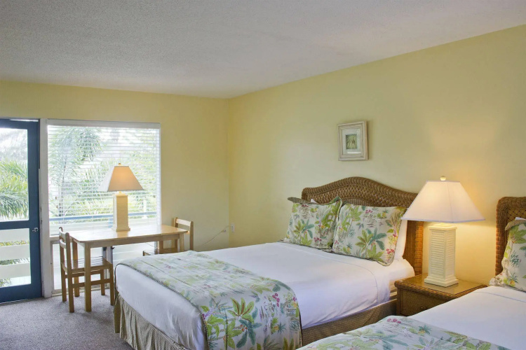 Seaspray Surf Lodge