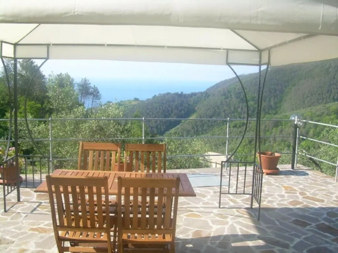 Apartment with sea view