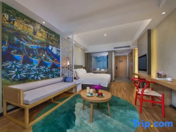 Standard Double room with city view